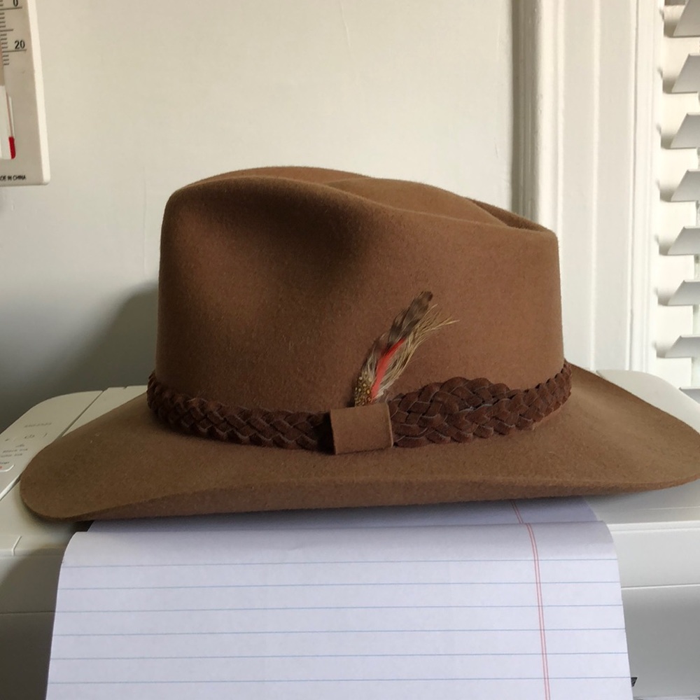Outback fedora, all wool, woven leather hatband